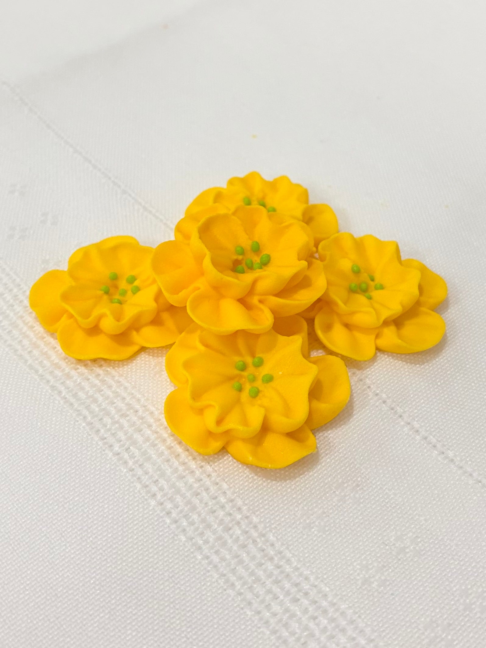 MINI DAINTY BESS - YELLOW - EDIBLE FLOWER