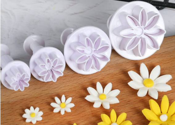 Daisy Plunger Stamp/Cutter 4 Pack