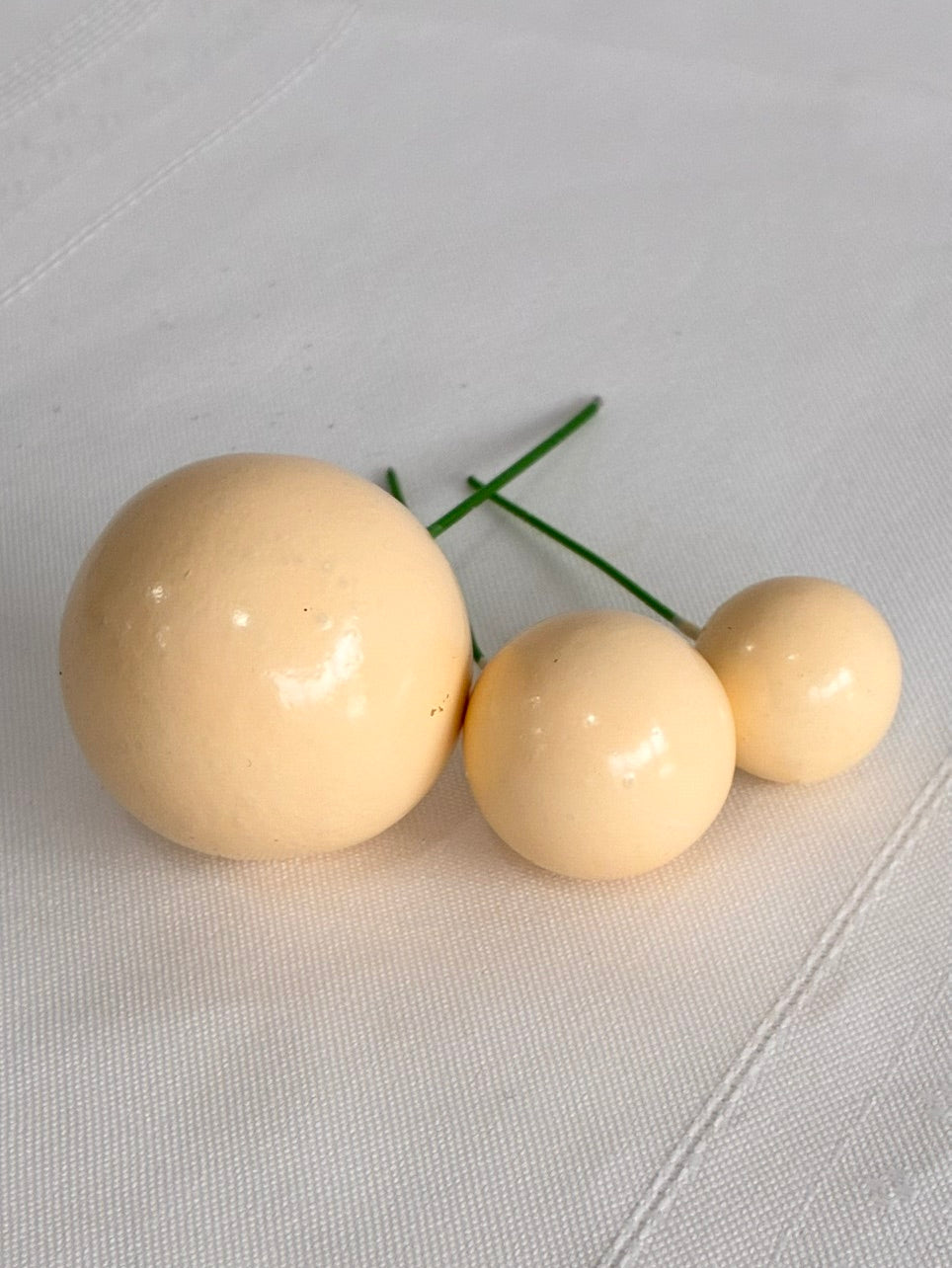Pastel Yellow Deco Balls 3 Pack