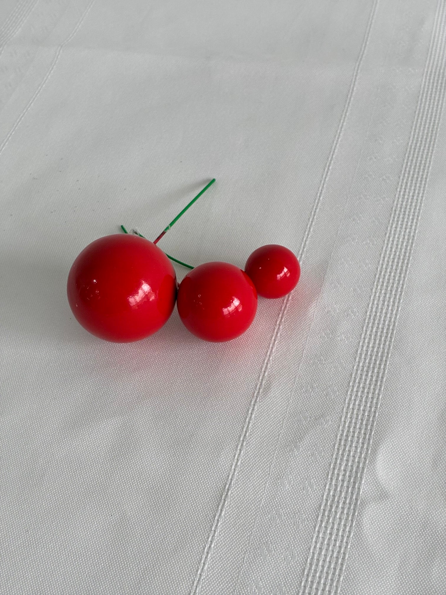 Red Deco Balls 3 Pack